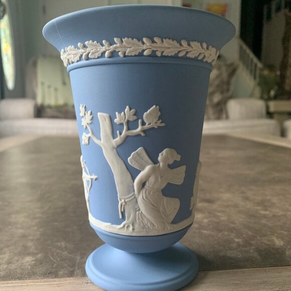 Vintage Imported Wedgewood Vase Circa 1970's - Picture 1 of 11